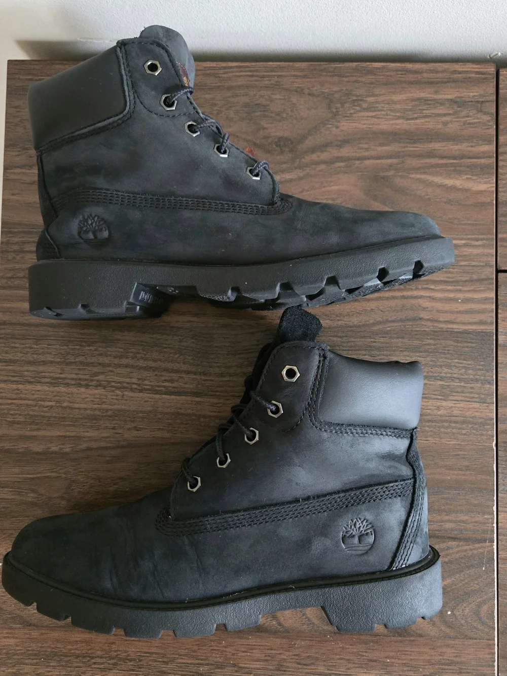 Timberland Junior 6-Inch Classic Waterproof Boot Big Boy Sz 4 Black Nubuck 10910